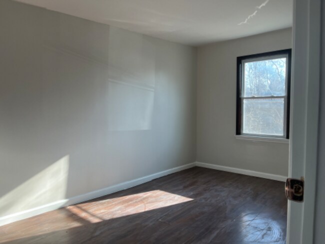 Building Photo - 31 Sand Creek Rd