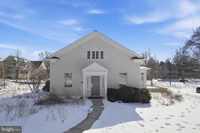 Building Photo - 511 N Fillmore St