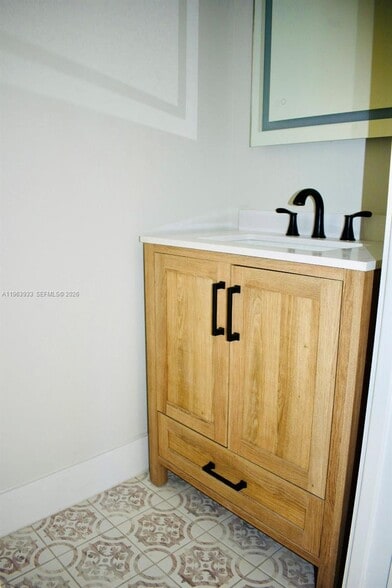 Building Photo - 29 Palmetto Dr