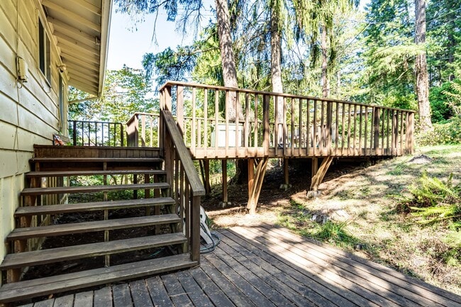 Building Photo - Beautiful 5 bedroom house in South Eugene!