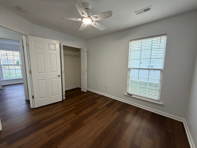 Building Photo - 1863 New Castle Dr