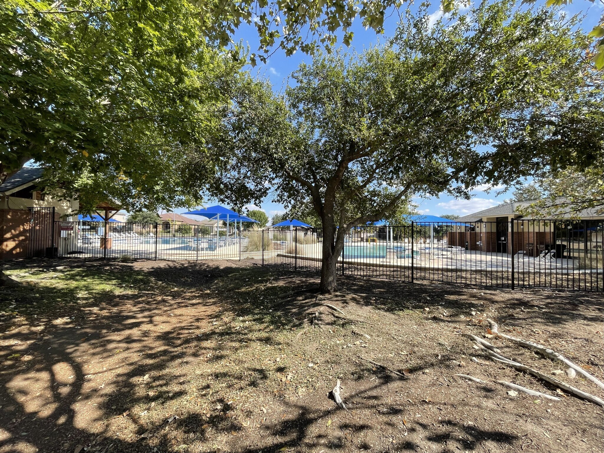 Building Photo - 3208 Clinton Pl