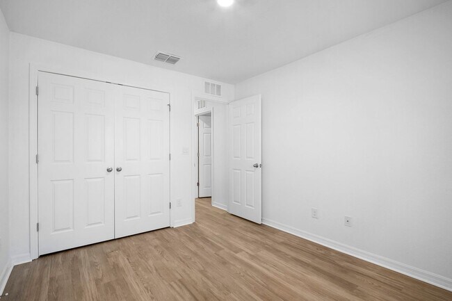 Building Photo - 341-343 Reeves St