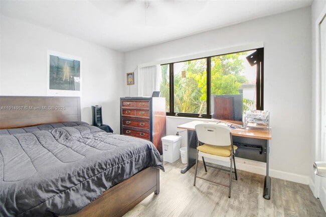 Building Photo - 6604 SW 113th Ave