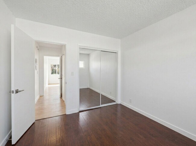 Building Photo - 6828 Fulton Ave