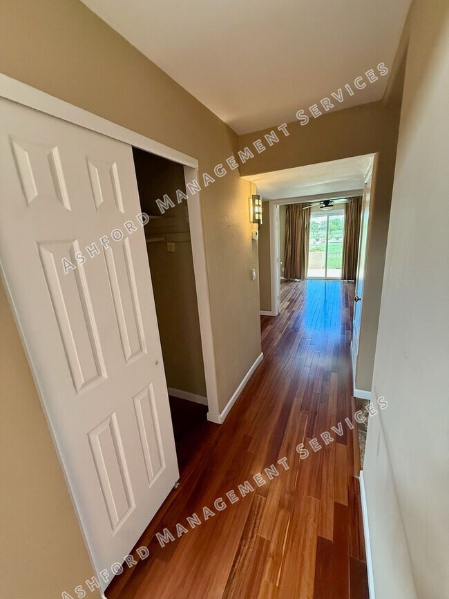 Building Photo - 3 BEDROOM 2 BATHROOM HOME RIGHT ON McCORMI...