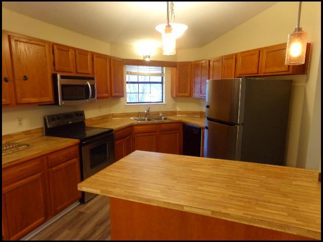 Building Photo - 13900 Wimbledon Loop