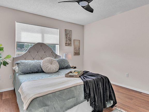 Building Photo - Single-level living at its finest! This co...