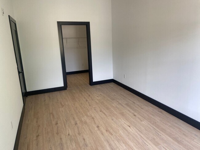 Building Photo - Fantastic one bedroom with balcony at Watermark in Easton