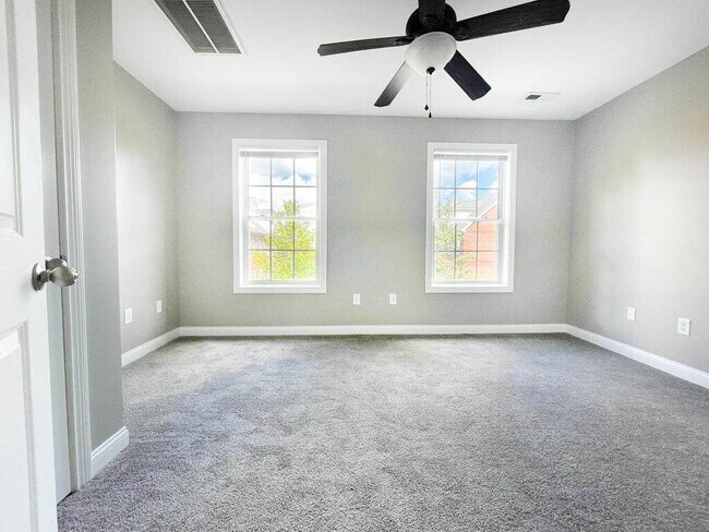 Building Photo - 1141 Unity Dr