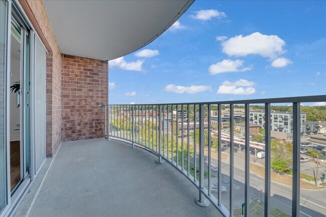 Building Photo - 411 S Old Woodward Ave