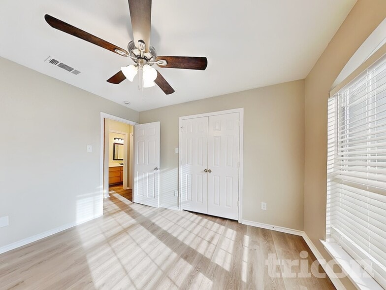 Building Photo - 2601 Trail Tree Ct