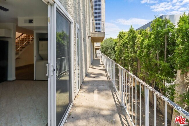 Building Photo - 4610 Densmore Ave