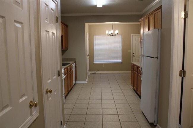 Building Photo - 207 N McGuire Ave