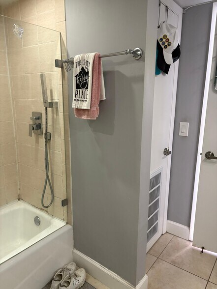 Master Bathroom - 600 NE 36th St