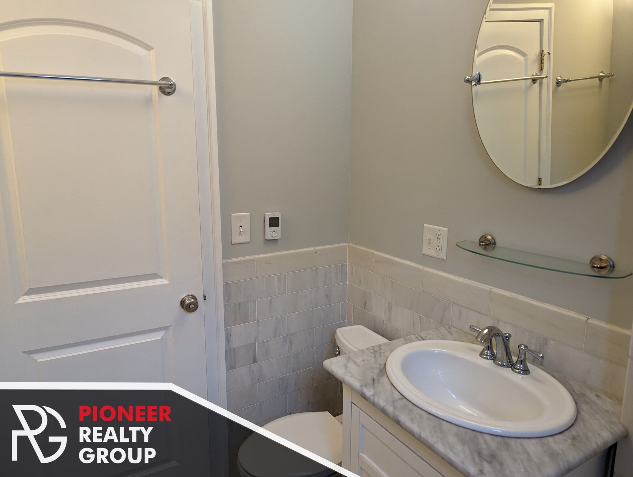 Building Photo - 546 W Surf St