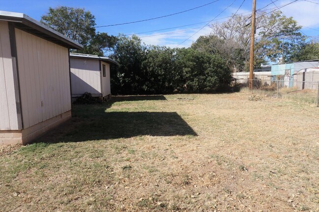 Building Photo - Close to Fort Huachuca