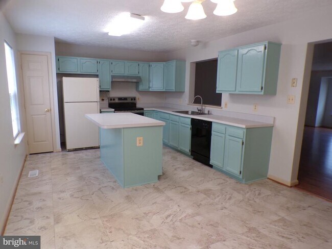 Building Photo - 114 Park Cove Dr