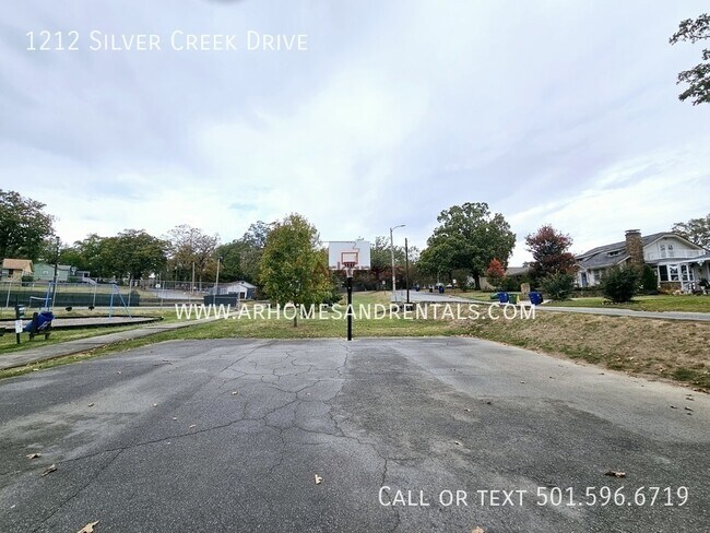Building Photo - 1212 Silver Creek Dr