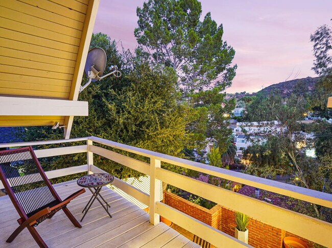 Building Photo - 4236 Ensenada Dr