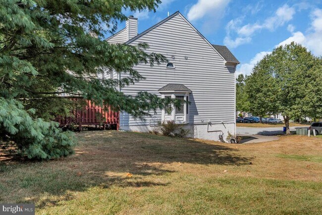 Building Photo - 9354 Sombersby Ct
