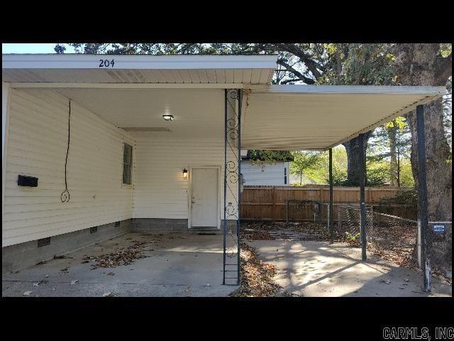 Building Photo - 204 Dobbs St