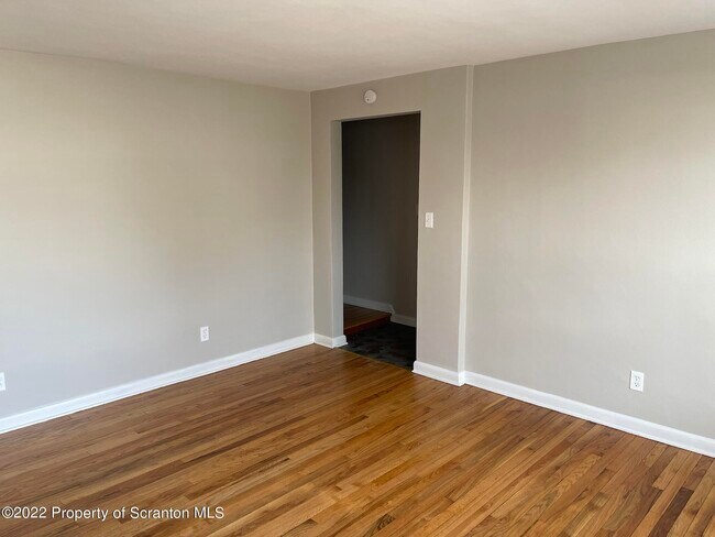 Building Photo - 303 E Drinker St