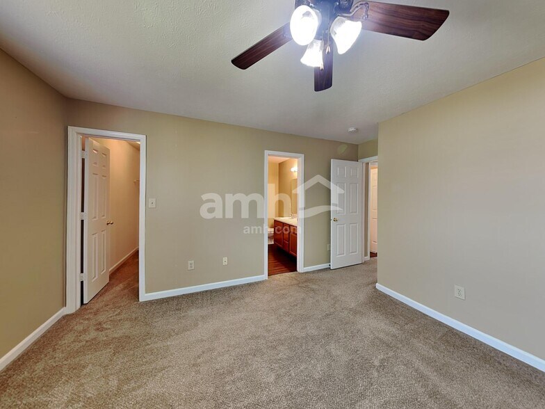 Building Photo - 6658 W Longview Dr