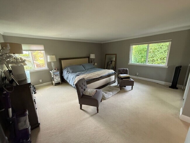 Building Photo - Stunning 5-Bed. 2.5 bath Home in the Heart of Pleasanton Meadows, Community Pool