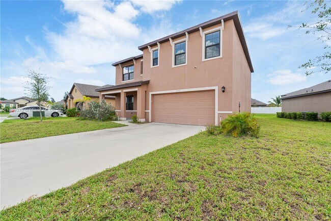 Building Photo - 5305 Fantasy Dr