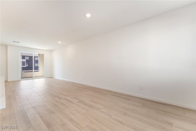 Building Photo - 9237 Soho Sky Ct
