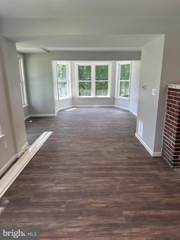 Building Photo - 2102 Reading Ave