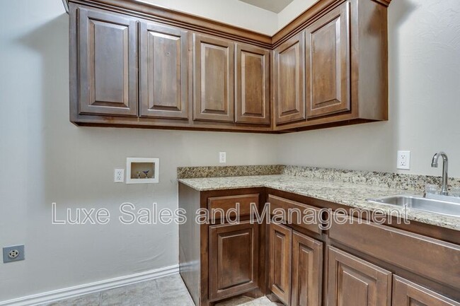 Building Photo - 3341 Heritage Green Cir