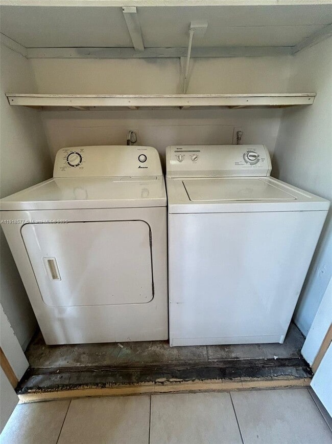 Building Photo - 15661 SW 104th Terrace