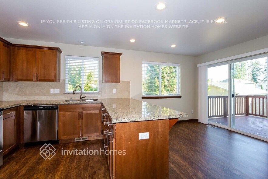 Building Photo - 6625 207th St Ct E