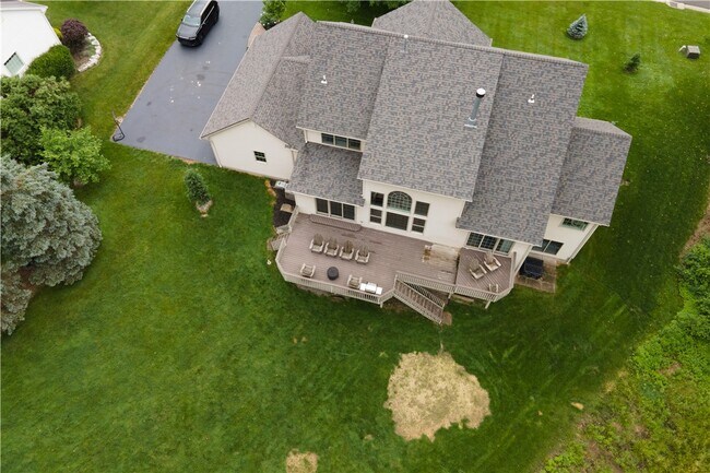 Building Photo - 52 Meadow Cove Rd