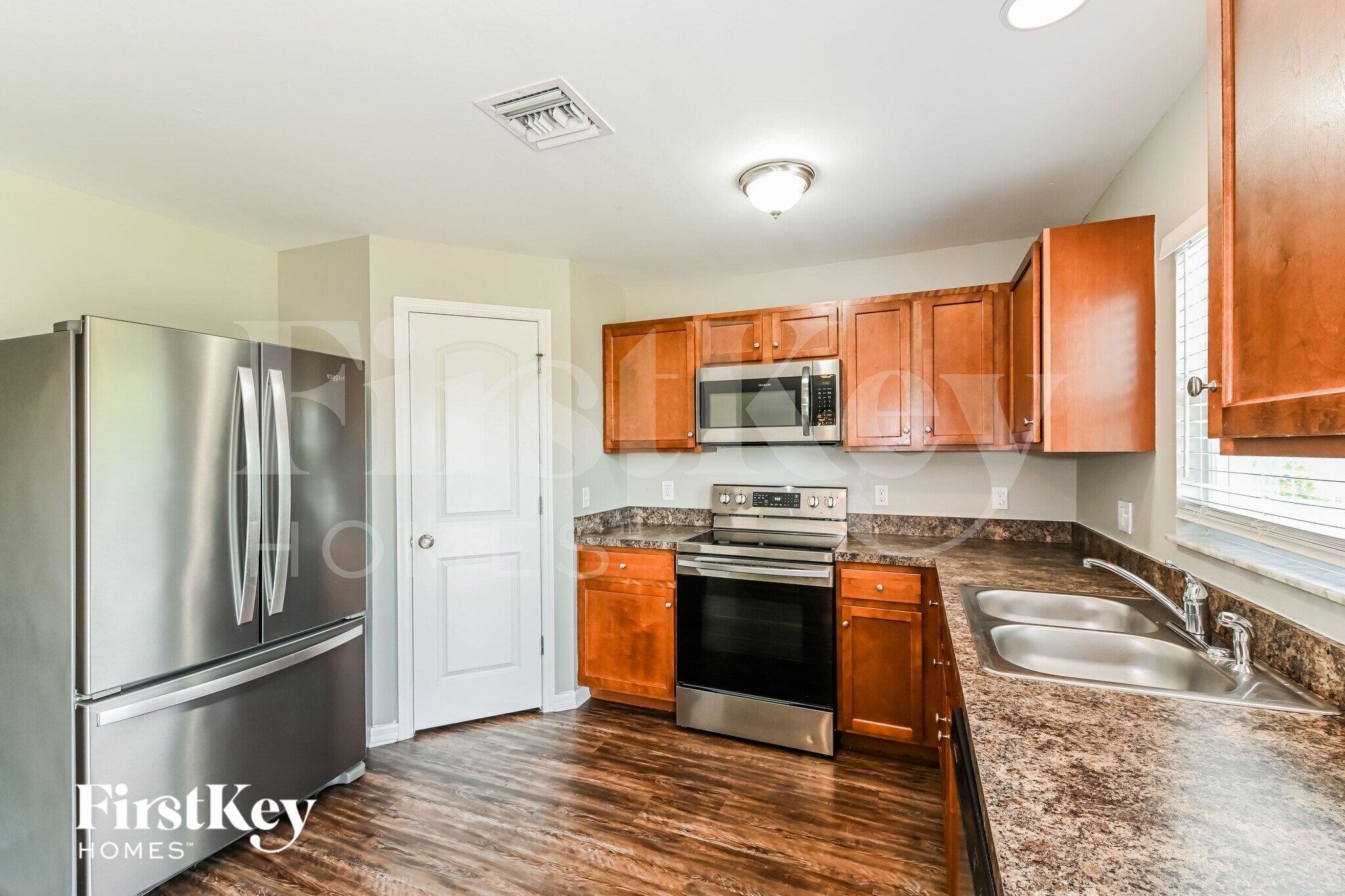 Building Photo - 123 SW 19th Terrace