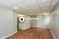 Building Photo - 3 Bedroom Pet-Friendly Home in TAMPA, FL w...