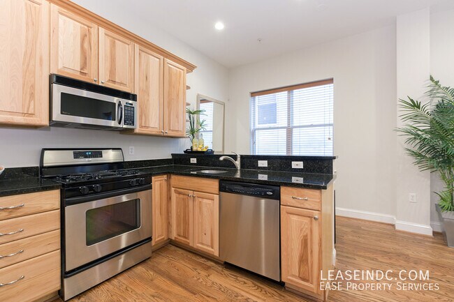 Building Photo - 1417 Chapin St NW