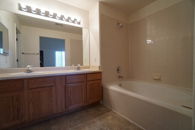 Building Photo - 3610 Strawberry Field Grove