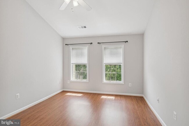 Building Photo - 2547 Sandbourne Ln