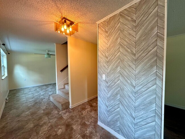 Building Photo - Beautiful large home for lease in Poplar B...