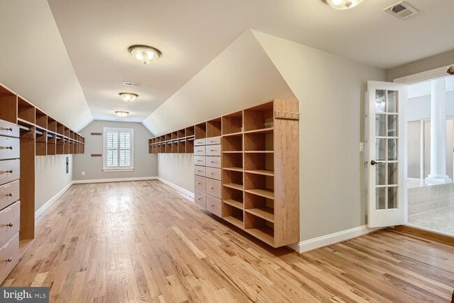 Building Photo - 2 Timberpark Ct