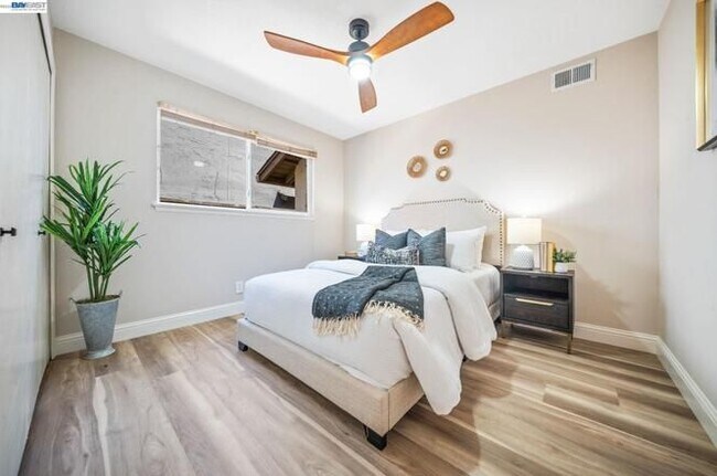 Building Photo - 7415 Bovet Way