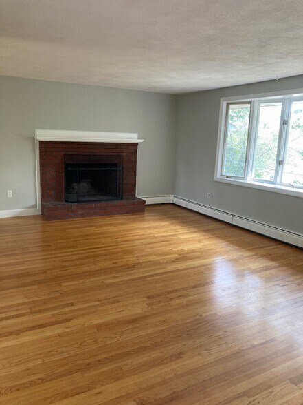 Building Photo - 271 Ridge St