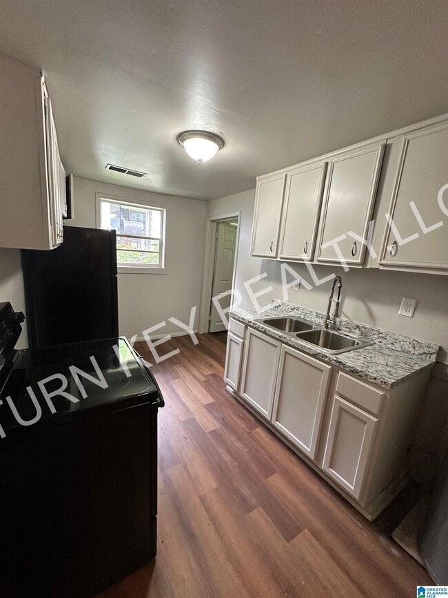 Building Photo - 2212 20th St N