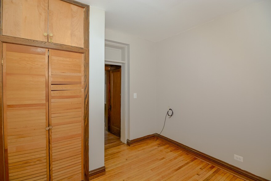 Building Photo - 2457 W Rice St