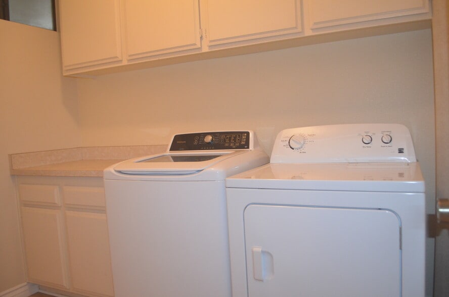 Laundry Room with Dryer and Washer - 330 Cordova St
