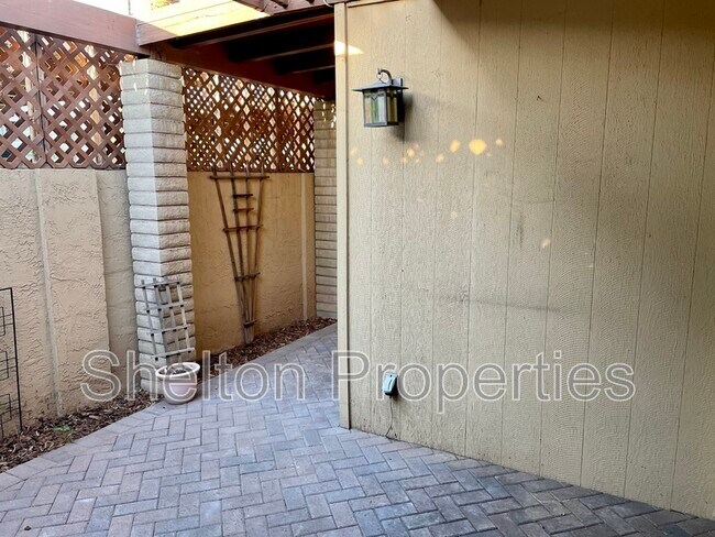 Building Photo - 1262 E Avenida Hermosa