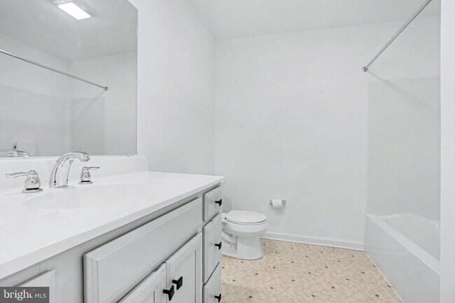 Building Photo - 205 Hoke Farm Way